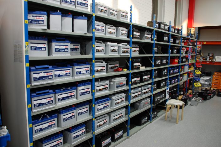 Bosch, Yuasa ja CRX.